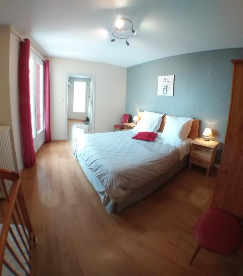 Les Planchettes Villa Orcival Exteriör bild